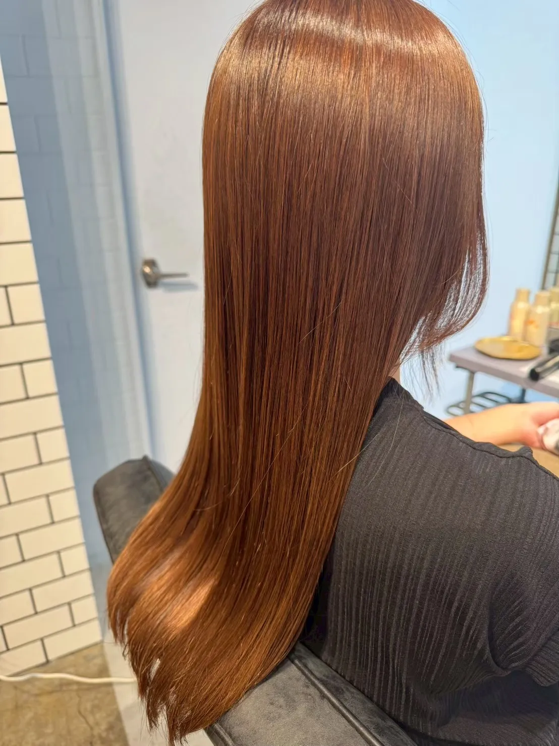 自然でまとまりのある髪の美しさを引き出す髪質改善縮毛矯正